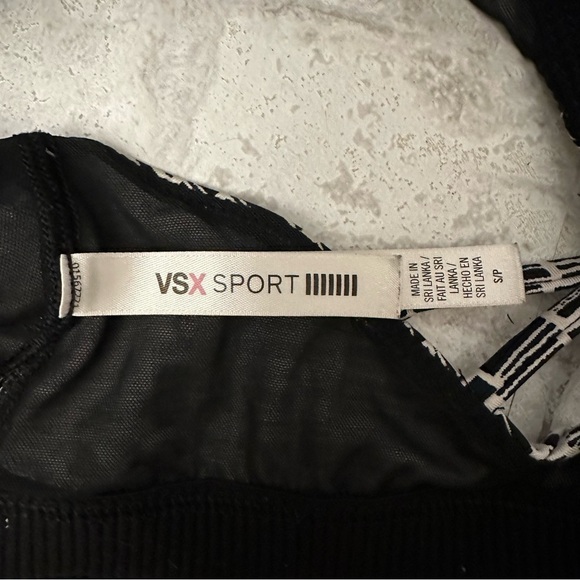 VICTORIA’S Secret sports bra women’s small black and white geometrical pattern - Picture 2 of 4